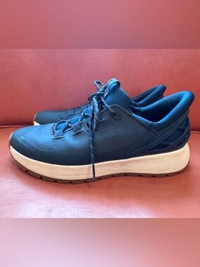 Men's Kizik Navy Step-In Sneakers with Cushioned White Midsole